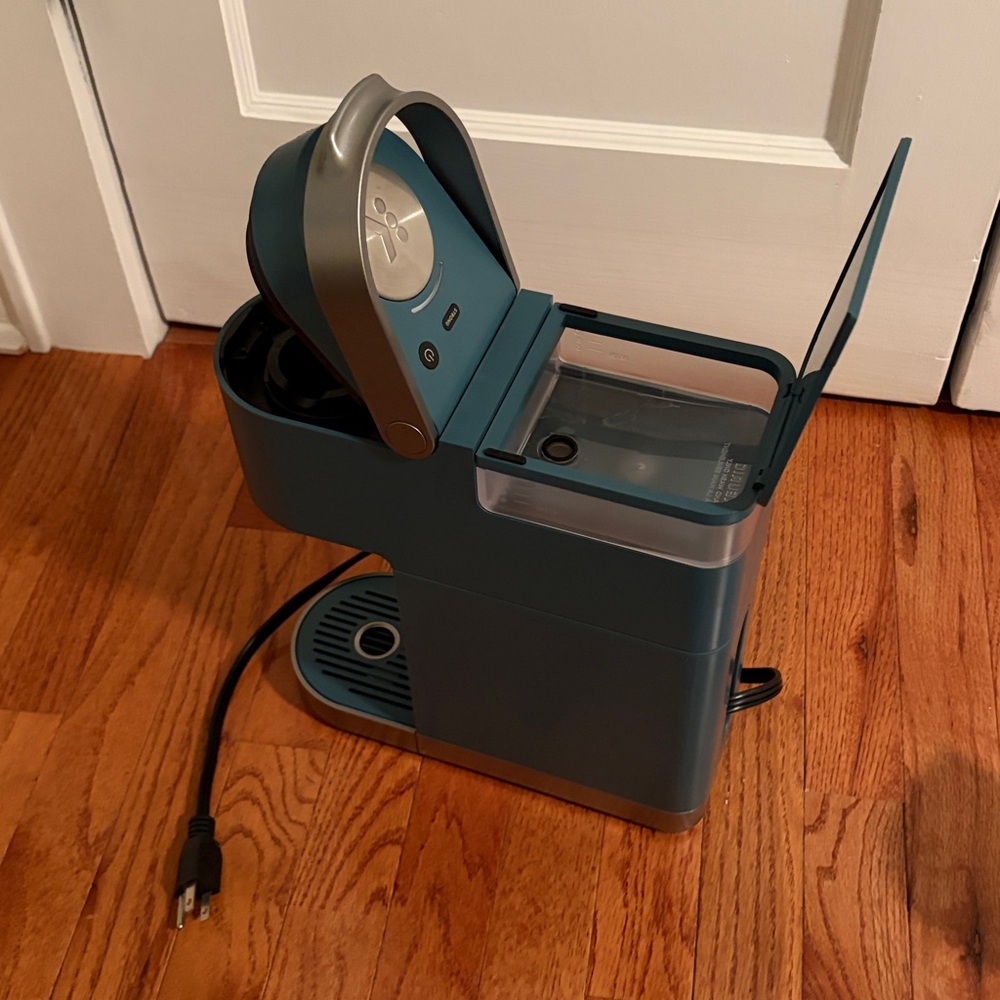 Keurig Coffee Brewer - Picture 7 of 10